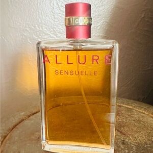 CHANEL  Allure Eau de Parfum